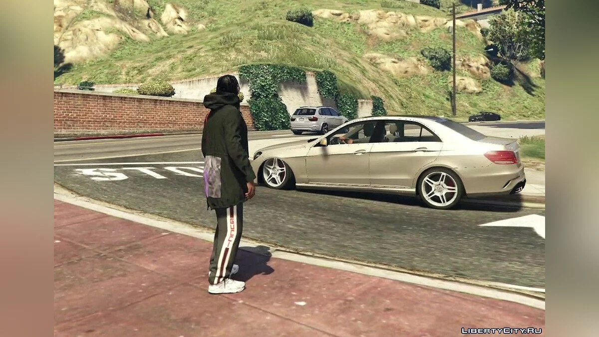 DESIGNER SWEATPANTS ( GUCCI OW BBBR) 1.1 / GTA 5