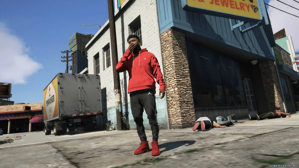 Джоггеры с полосками от бренда