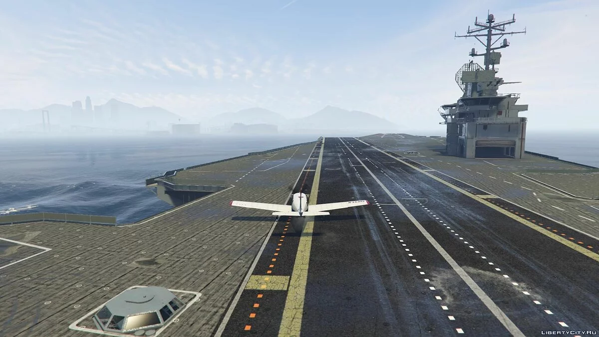 Drivable enhanced aircraft carrier [Add-On] / GTA 5