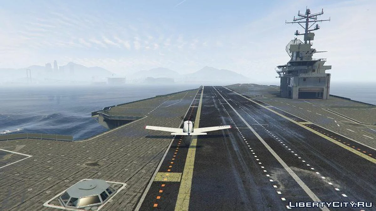 Driveable Enhanced Aircraft Carrier [Add-On] / GTA 5