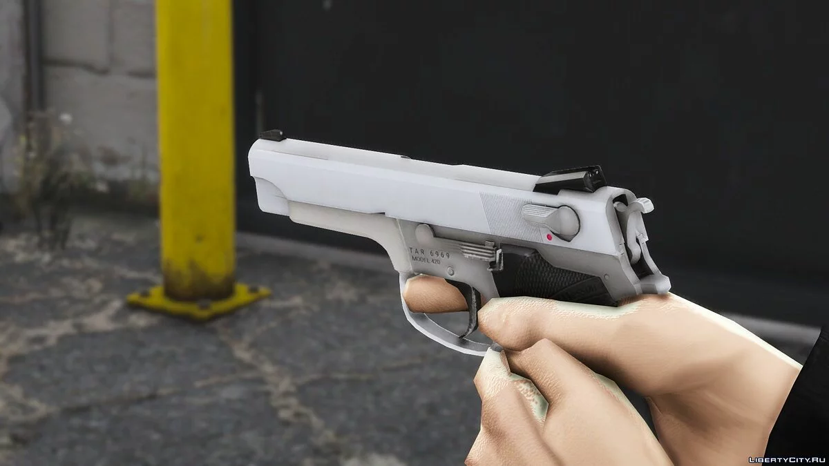 Smith & Wesson Model 5946 RCMP Service Pistol / GTA 5