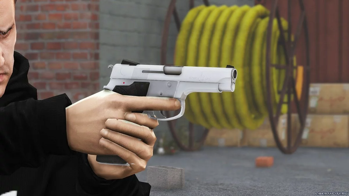 Smith & Wesson Model 5946 RCMP Service Pistol / GTA 5
