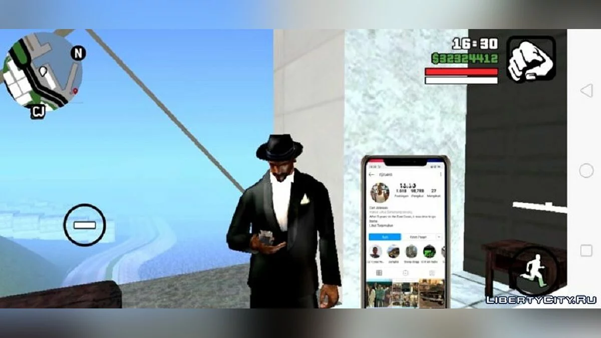 Айфон с интерактивными функциями  / GTA San Andreas (iOS, Android)