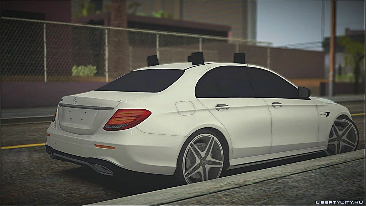 Mercedes-Benz E500 W213 / GTA San Andreas
