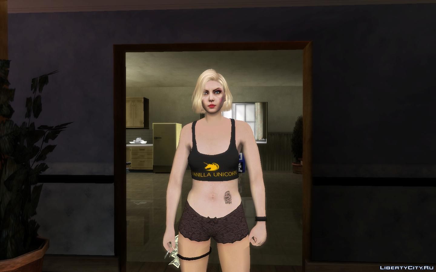 Are there any female characters in gta 5 фото 43