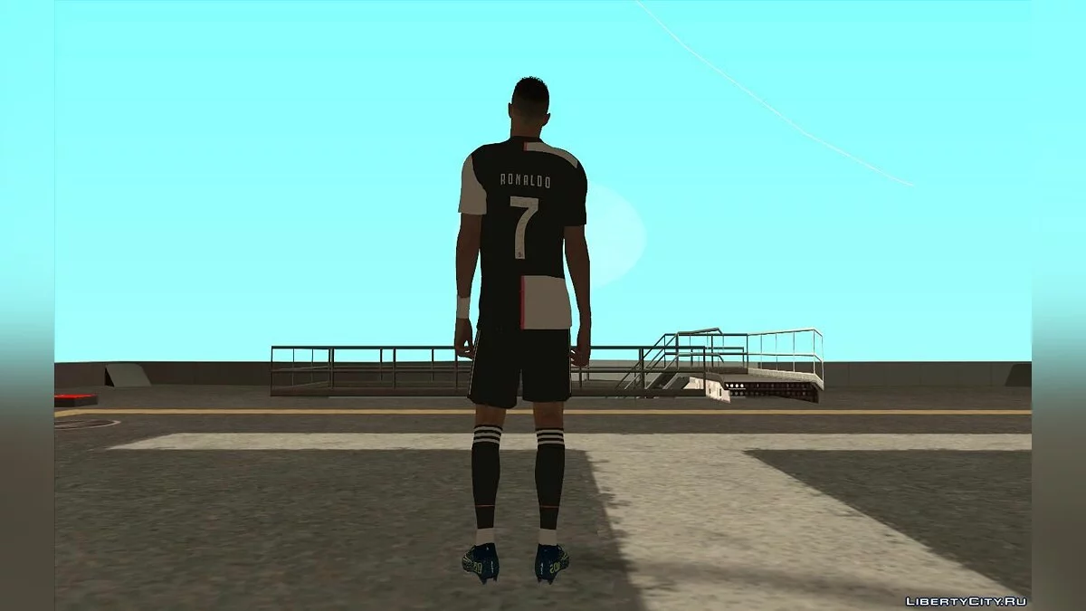 Криштиану Роналду из игры Efootball PES 2020 / GTA San Andreas