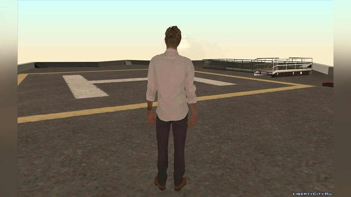 Итан Уинтерс из игры Resident Evil 7 / GTA San Andreas
