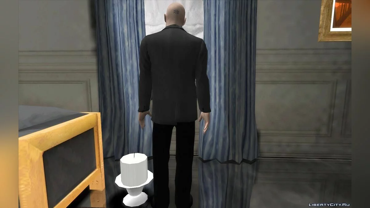 Агент 47 в пиджаке из игры Hitman Absolution / GTA San Andreas
