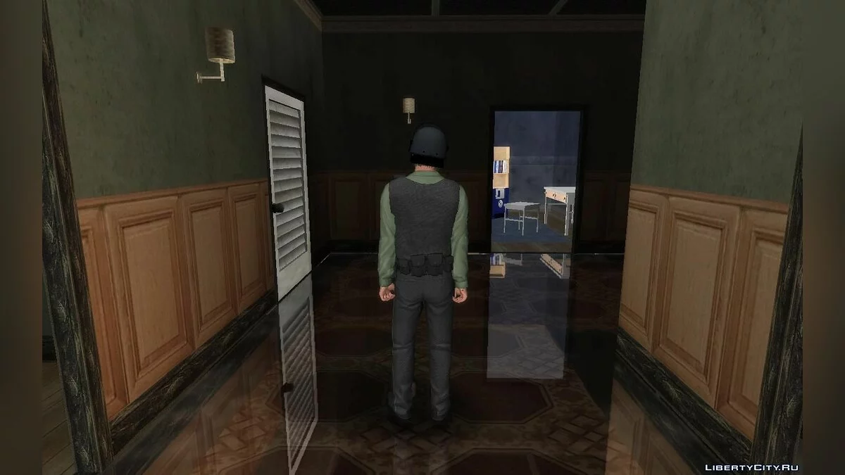 Тревор Филипс в одежде Maze Bank Heist  / GTA San Andreas