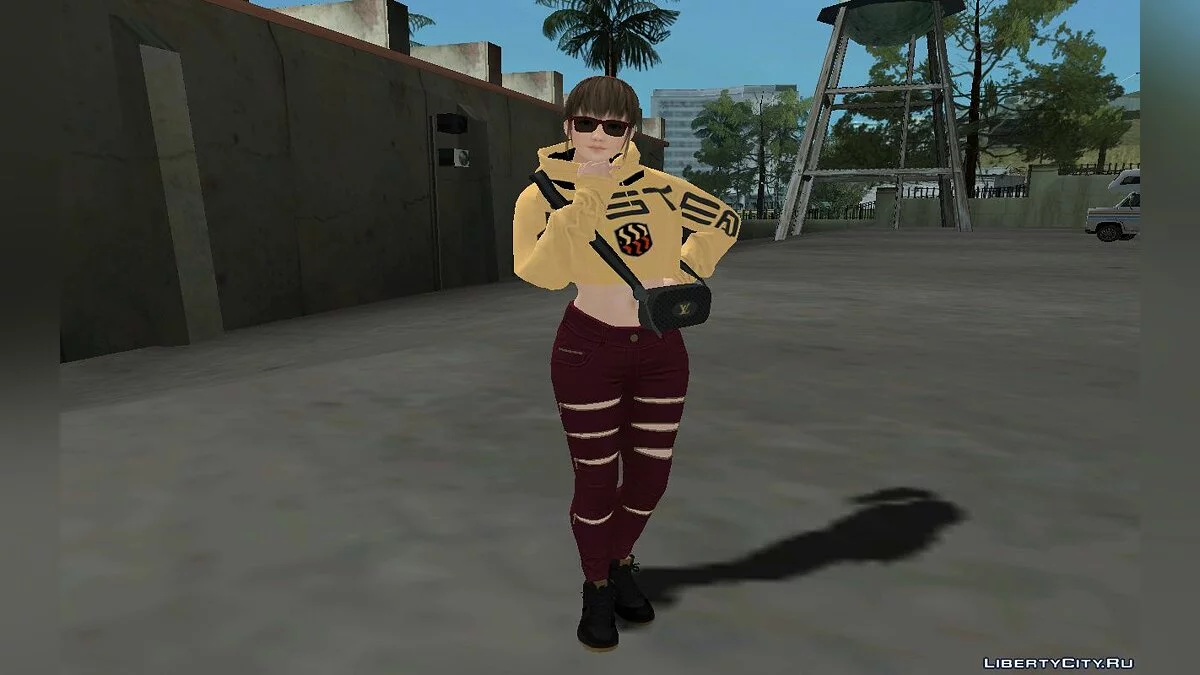 Хитоми из DOA в наряде из