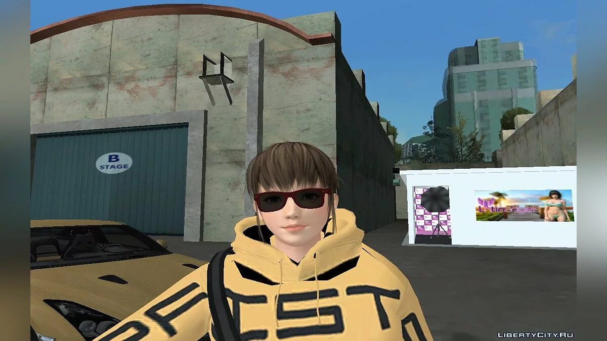 Хитоми из DOA в наряде из