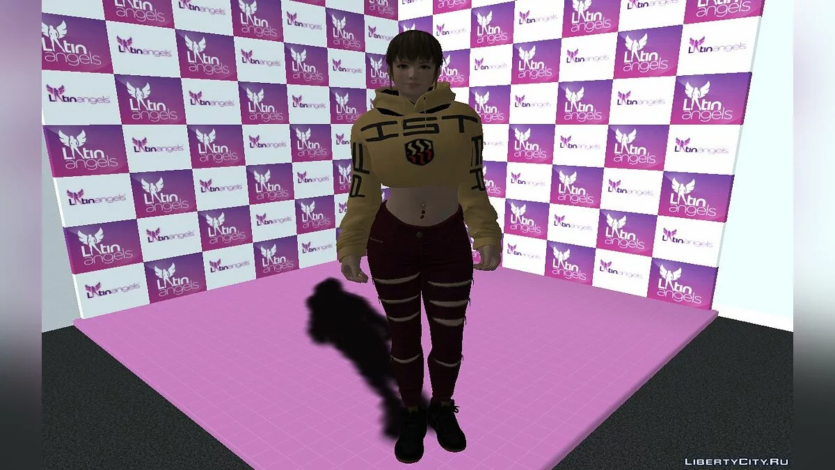 Хитоми из DOA в наряде из