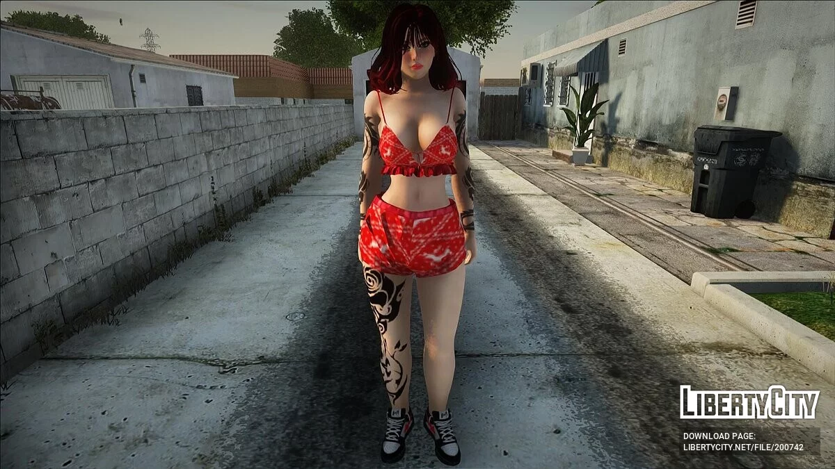 Девушка с татуировками / GTA San Andreas