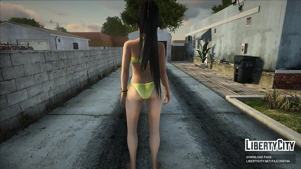 Момиджи в желтом купальнике / GTA San Andreas