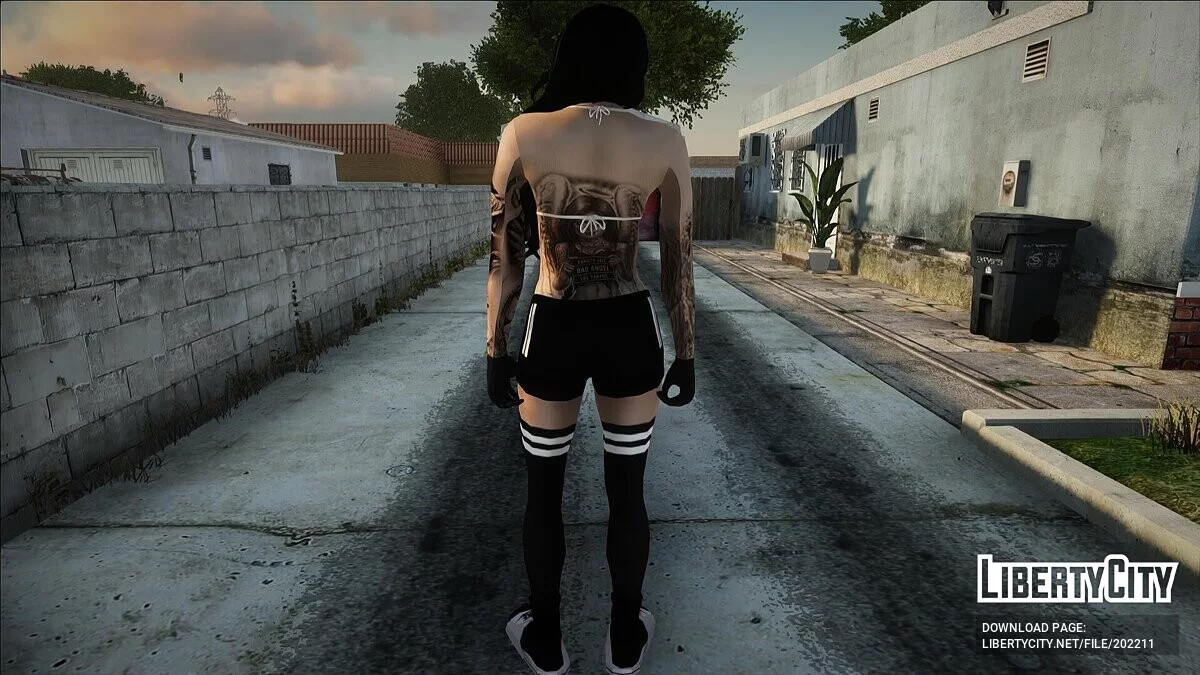Брюнетка с татуировками / GTA San Andreas
