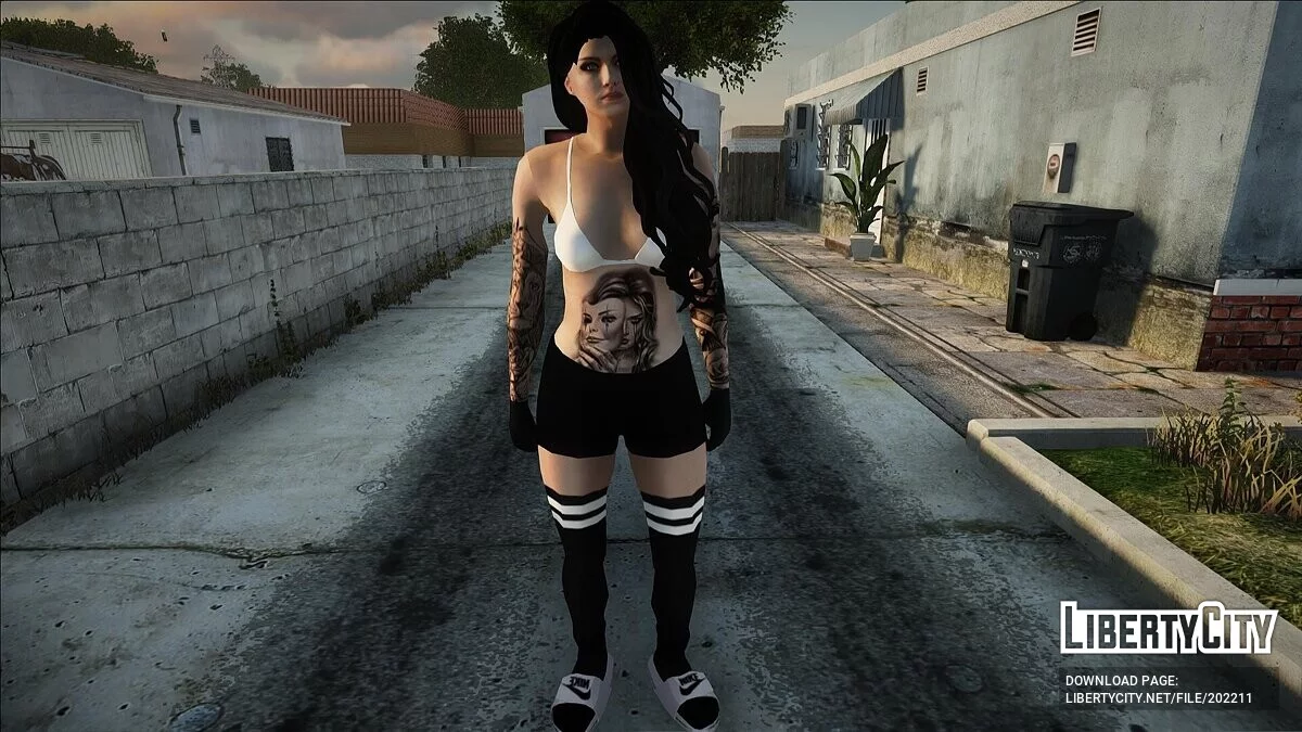Брюнетка с татуировками / GTA San Andreas
