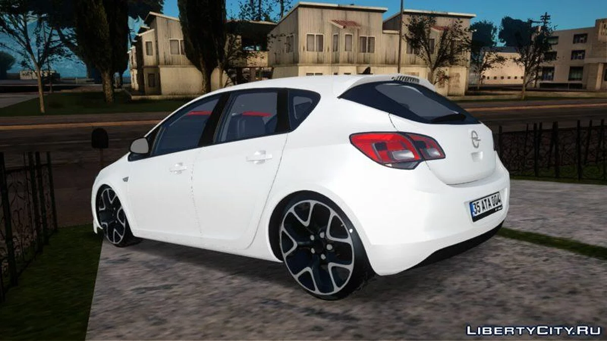 Opel Astra J / GTA San Andreas
