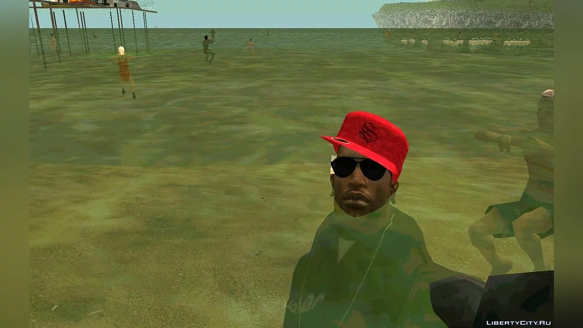 На пляжах люди плавают в воде / GTA San Andreas