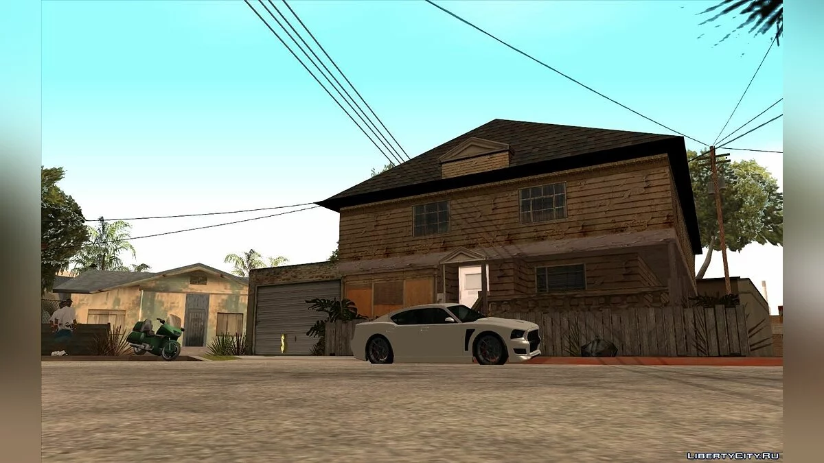 Машина и мотоцикл Франклина возле дома Карла / GTA San Andreas
