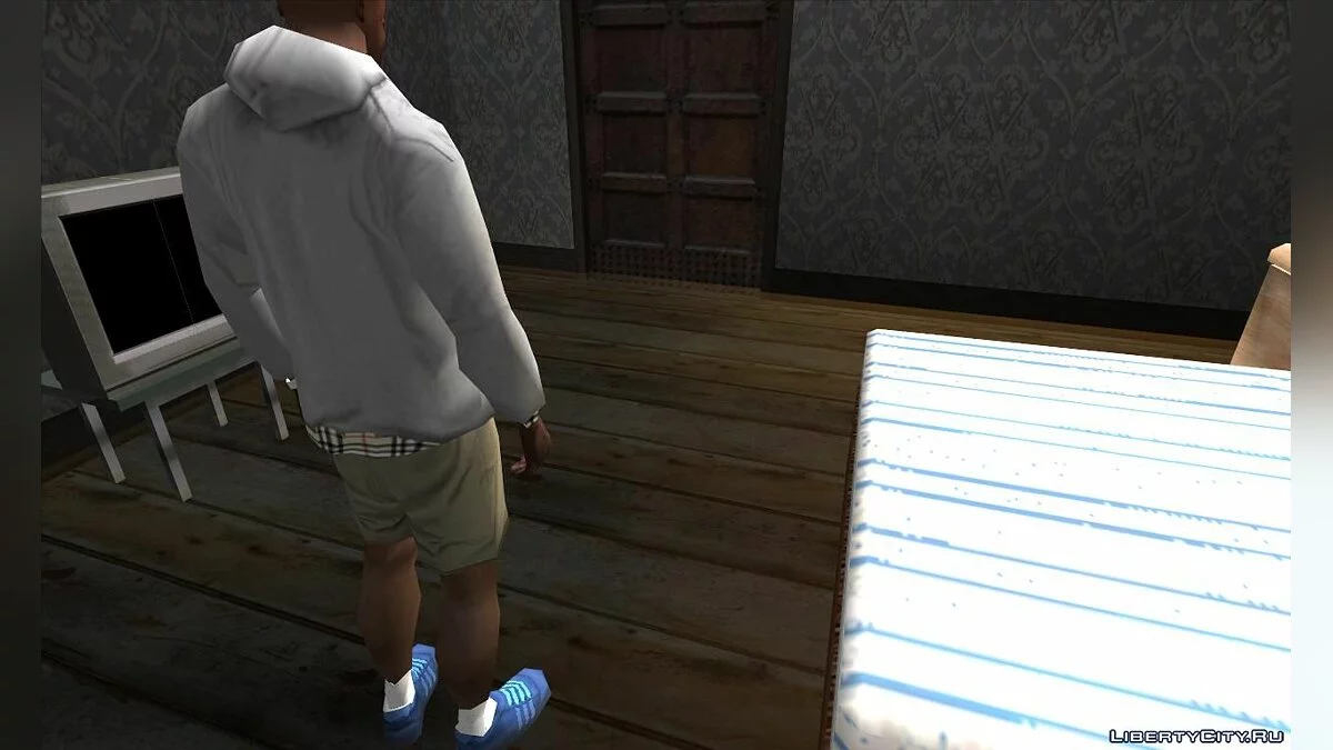 Кепка Ralph Lauren + худи Burberry / GTA San Andreas