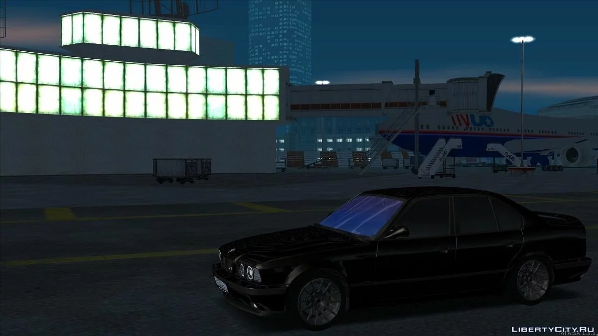 BMW M5 E34 / GTA San Andreas (iOS, Android)