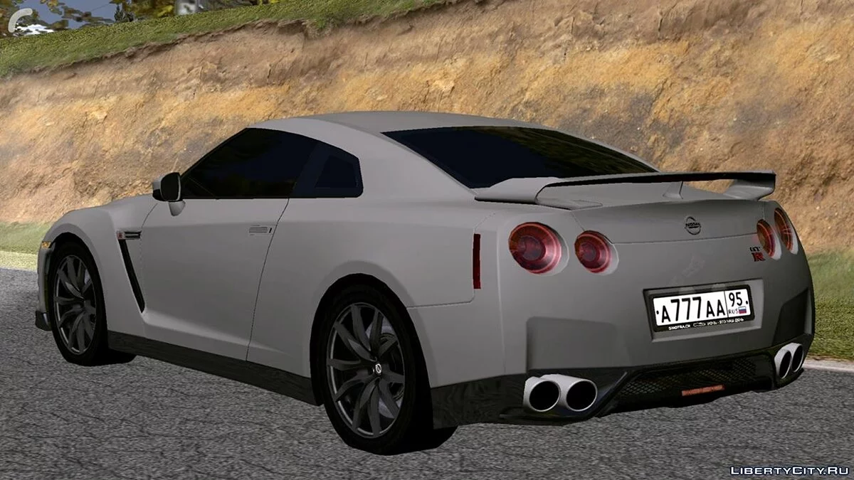Nissan GTR R35 / GTA San Andreas (iOS, Android)