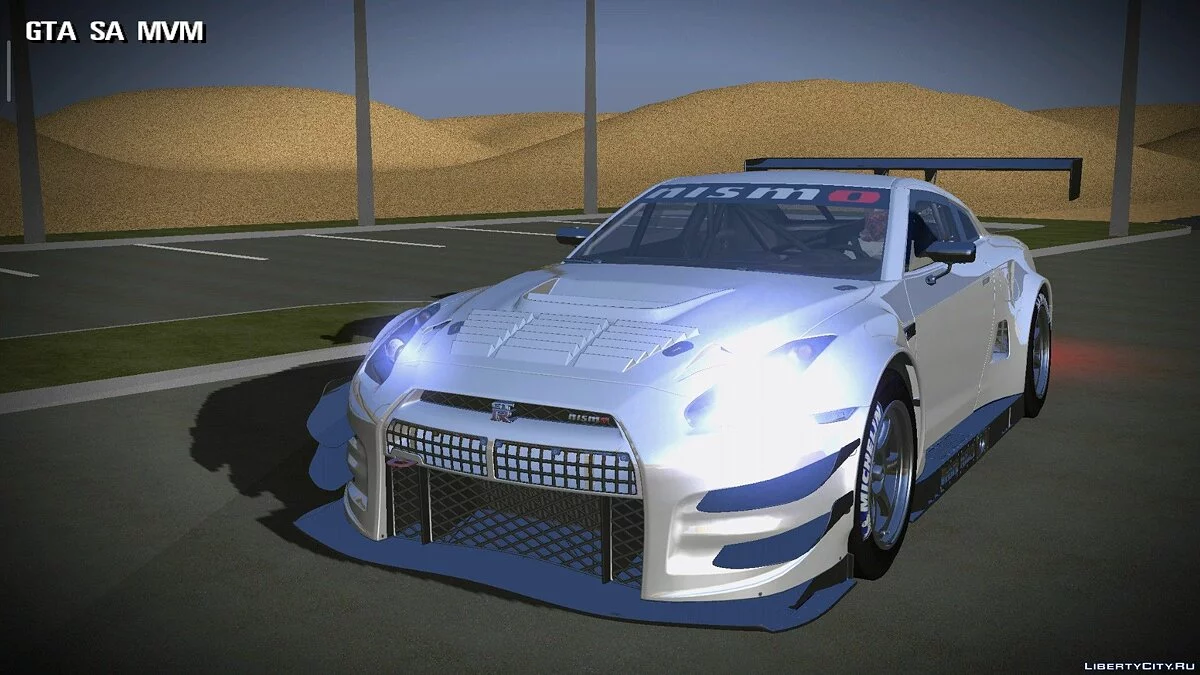 Nissan GTR R35 / GTA San Andreas (iOS, Android)
