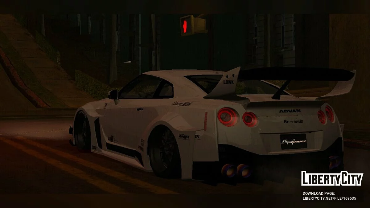 Nissan GT-R 35 / GTA San Andreas (iOS, Android)