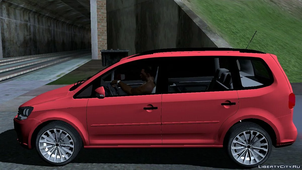 2011 Volkswagen Touran / GTA San Andreas (iOS, Android)