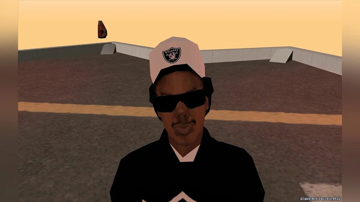 Райдер в одежде футбольного клуба "Oakland Raiders" / GTA San Andreas
