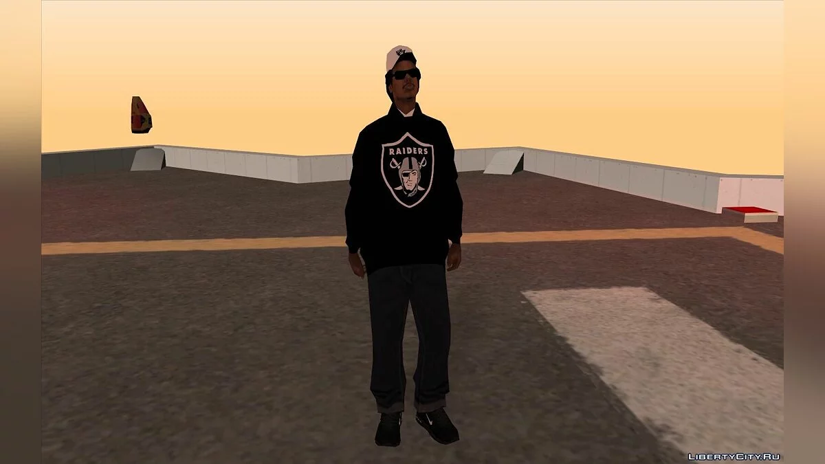 Райдер в одежде футбольного клуба "Oakland Raiders" / GTA San Andreas